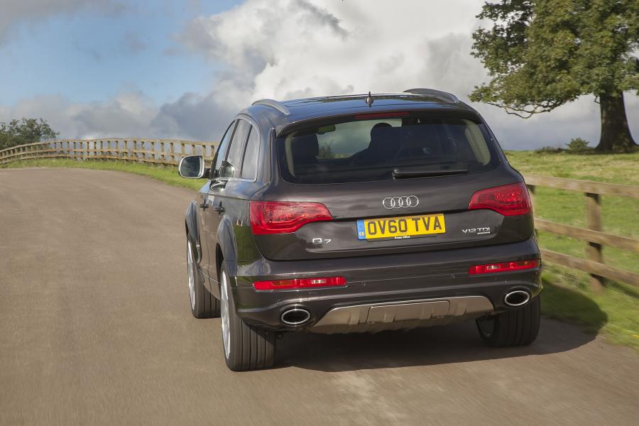  Audi Q7 V12 TDI Quattro (4L) 2009 года  (UK) (фото 5 из 15)